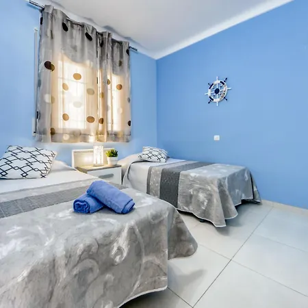 El Santiago Ii By Interhome Roses